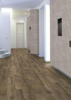 Clinica con suelo laminado Kaindl Roble Fresco Bark K4382-1