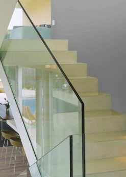 Cocina con suelo laminado Kaindl Roble Pleno K4350-22