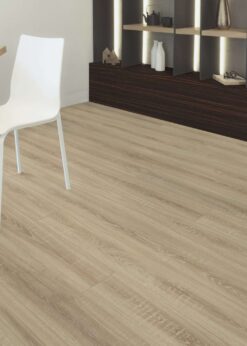 Salon con suelo laminado Kaindl Roble Rosarno 37526-10