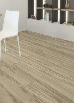 Salon con suelo laminado Kaindl Roble Tortona 37663 (19)