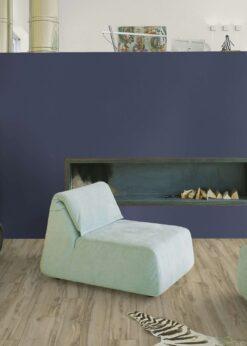 Salon con suelo laminado Kaindl Roble Tortona 37663 (2)