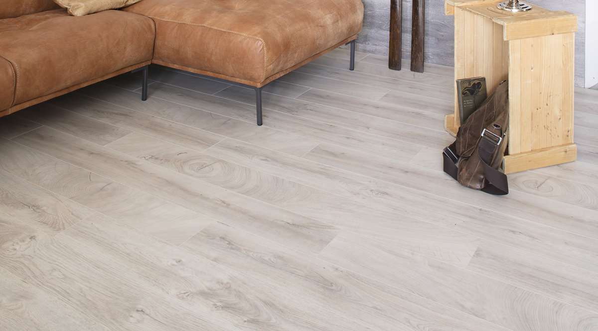 Suelos laminados  Parquet laminado en soporte de madera Hdf - Forest Panel  