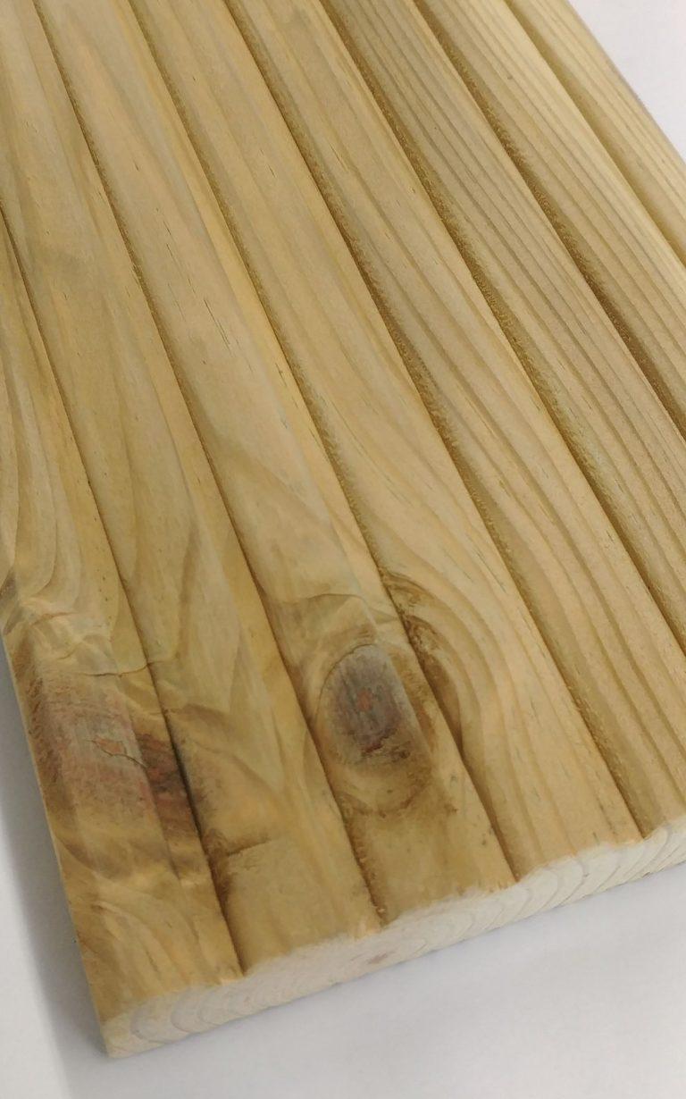 Pinho tratado com peça de madeira exterior R4 145X28 (3