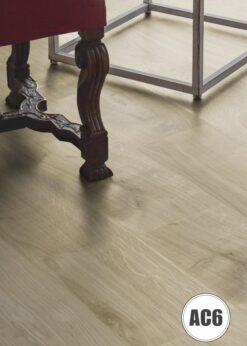 Suelo Vinilico Kaindl S304 Roble Lucca